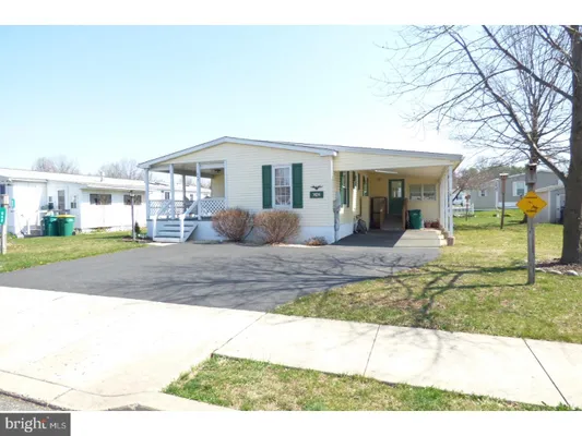 Property Slideshow image 2 of 18 | 642 butternut ct, Red Hill, PA, 18076