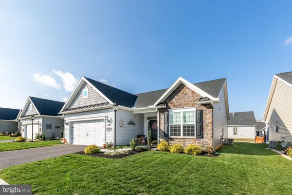 Property Slideshow image 2 of 41 | 671 cypress dr 80, Hanover, PA, 17331
