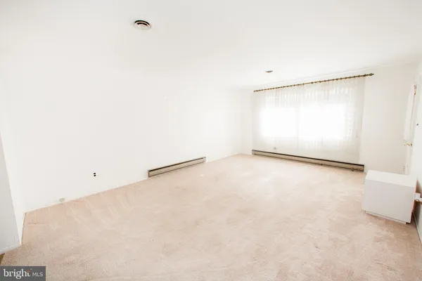 Property Slideshow image 3 of 18 | 3 new hampshire ln a, Whiting, NJ, 08759