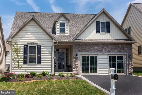 Property Slideshow image 2 of 49 | 618 greenbriar path, Cochranville, PA, 19330