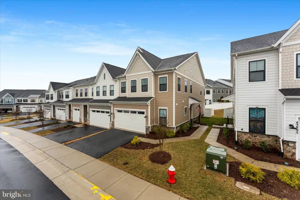 Property Slideshow image 2 of 45 | 43899 siren song ter, Leesburg, VA, 20176