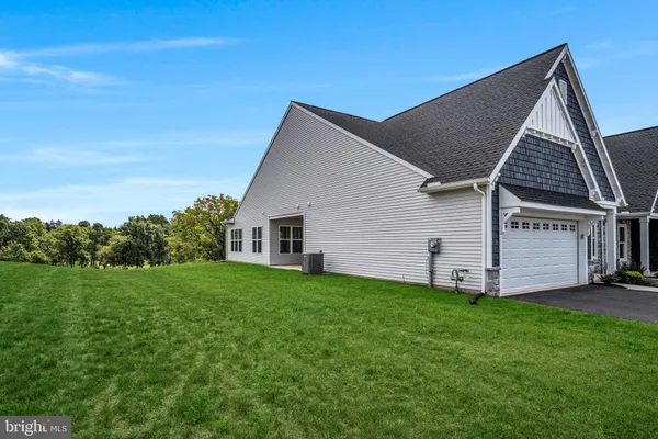 Property Slideshow image 2 of 14 | 855 shadowbrooke dr, Dover, PA, 17315