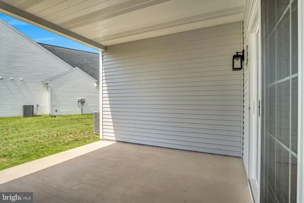 Property Slideshow image 3 of 14 | 855 shadowbrooke dr, Dover, PA, 17315