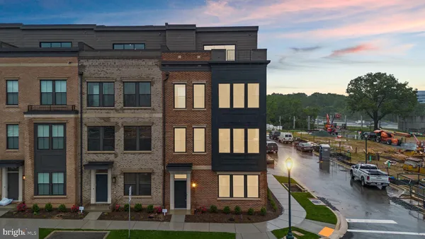 Property Slideshow image 2 of 51 | 1121 polaris rd, Potomac, MD, 20854