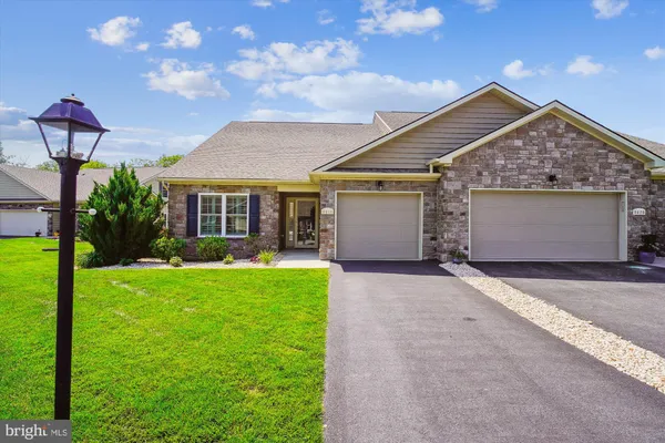 Property Slideshow image 3 of 49 | 9616 cobble stone ct, Hagerstown, MD, 21740