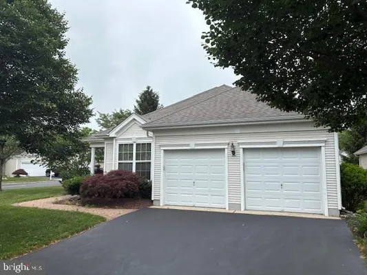 Property Slideshow image 3 of 32 | 83 huntington dr, Jackson, NJ, 08527