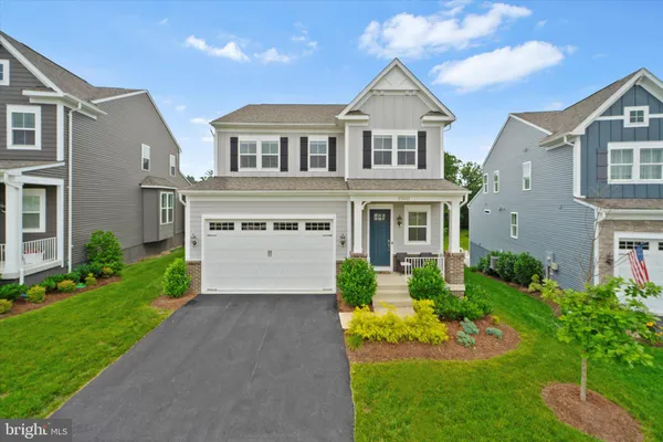 Property Slideshow image 2 of 60 | 43441 bettys farm dr, Chantilly, VA, 20152