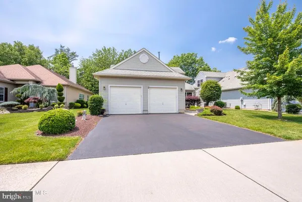 Property Slideshow image 2 of 98 | 221 valencia dr, Monroe Township, NJ, 08831