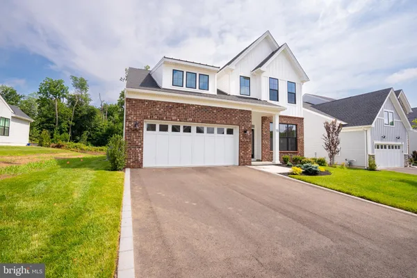Property Slideshow image 3 of 38 | 15 ashlynn ct, Englishtown, NJ, 07726