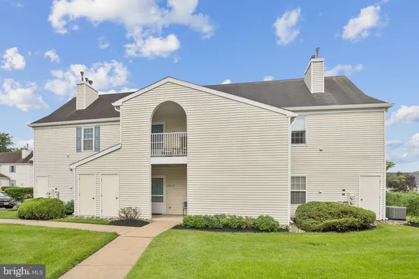 Property Slideshow image 2 of 29 | 1302 ginger dr # b, Mount Laurel, NJ, 08054