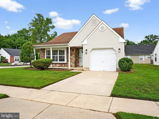 Property Slideshow image 2 of 34 | 402 paradise rd, Williamstown, NJ, 08094