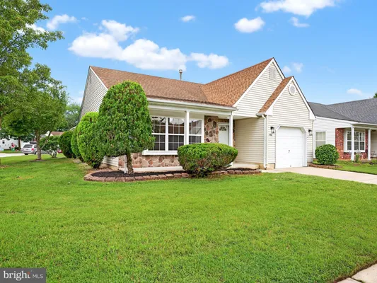 Property Slideshow image 3 of 34 | 402 paradise rd, Williamstown, NJ, 08094