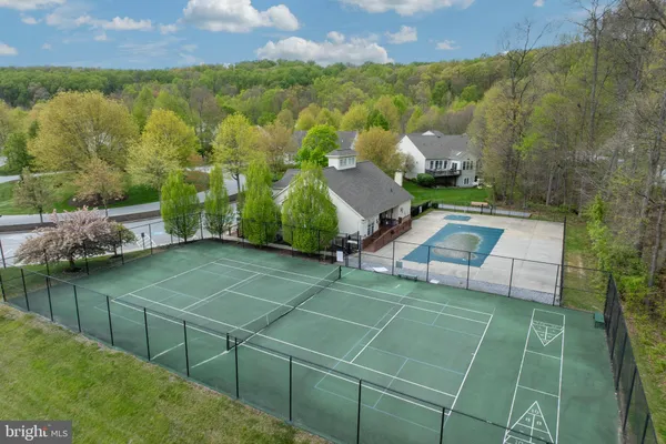 Property Slideshow image 3 of 36 | 2305 higgins cir, Downingtown, PA, 19335