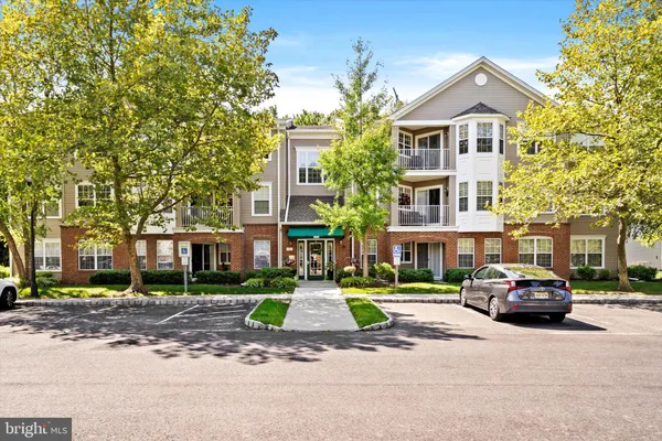 Property Slideshow image 3 of 35 | 513 mowat cir, Hamilton, NJ, 08690
