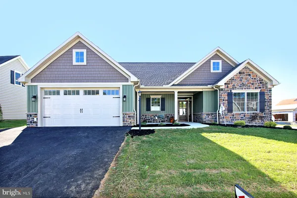 Property Slideshow image 2 of 36 | 108 allwein dr, Lebanon, PA, 17042