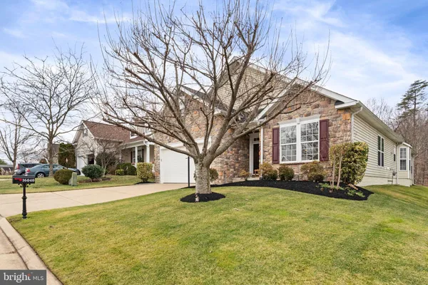 Property Slideshow image 3 of 40 | 16040 dancing leaf pl, Dumfries, VA, 22025