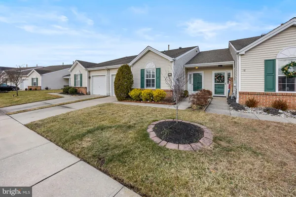 Property Slideshow image 2 of 32 | 20 raleigh dr, Mount Laurel, NJ, 08054