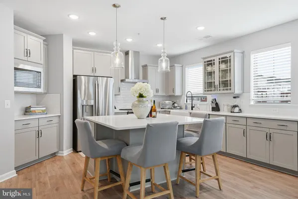 Property Slideshow image 3 of 36 | 13950 englefield dr unit 302, Woodbridge, VA, 22193