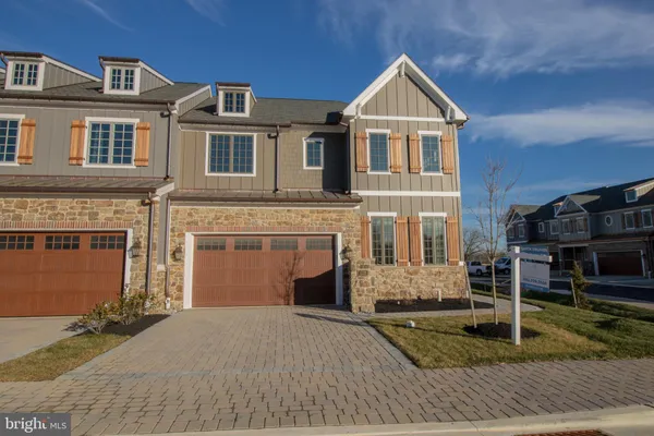 Property Slideshow image 2 of 16 | 1115 invermere rd, Wilmington, DE, 19803