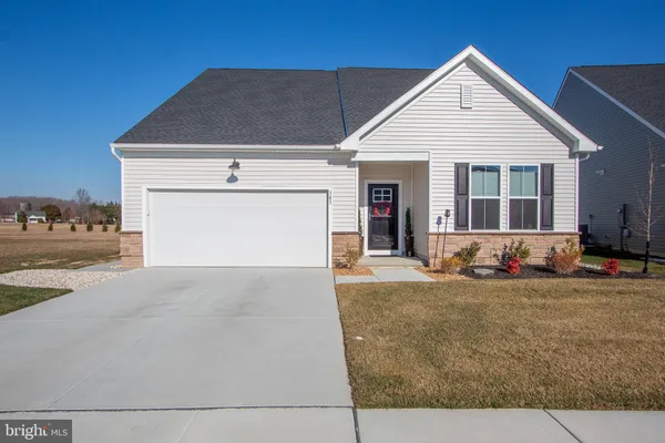 Property Slideshow image 2 of 52 | 303 virdin dr, Smyrna, DE, 19977