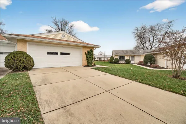 Property Slideshow image 3 of 48 | 9 fitzhugh ct 71-b, Silver Spring, MD, 20906