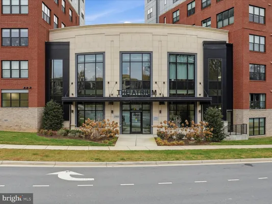 Property Slideshow image 2 of 47 | 2960 vaden dr unit 413, Fairfax, VA, 22031