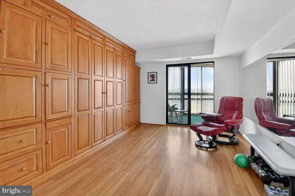 Property Slideshow image 3 of 43 | 15115 interlachen dr 3-904, Silver Spring, MD, 20906