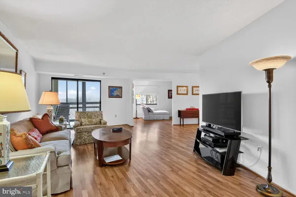 Property Slideshow image 2 of 43 | 15115 interlachen dr 3-904, Silver Spring, MD, 20906