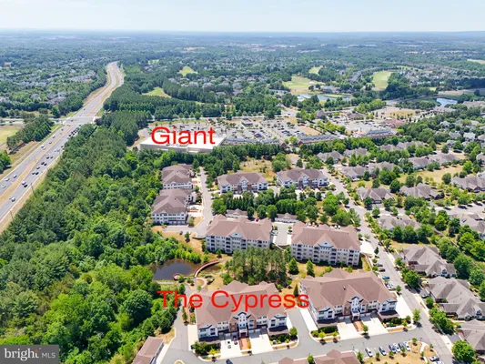 Property Slideshow image 2 of 10 | 15110 heather mill ln apt 305, Haymarket, VA, 20169