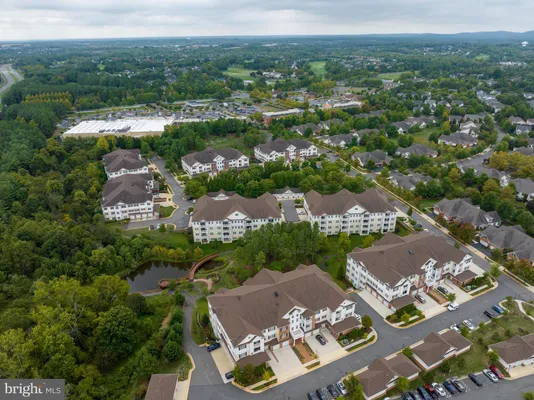 Property Slideshow image 3 of 10 | 15110 heather mill ln apt 305, Haymarket, VA, 20169