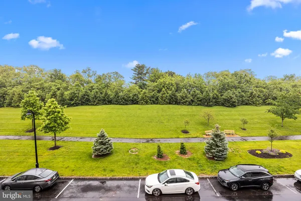 Property Slideshow image 3 of 26 | 5328 meridian blvd, Warrington, PA, 18976