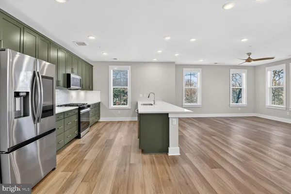 Property Slideshow image 3 of 37 | 76 old mill bottom rd 301, Annapolis, MD, 21409