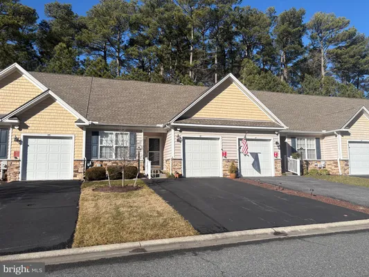 Property Slideshow image 2 of 16 | 35 hatteras st, Ocean Pines, MD, 21811