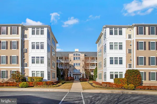 Property Slideshow image 2 of 49 | 8820 shining oceans way unit 202, Columbia, MD, 21045