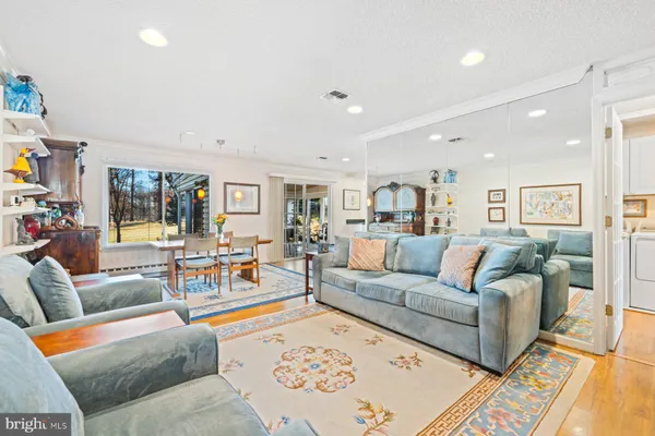 Property Slideshow image 3 of 30 | 15127 vantage hill rd # 6-b, Silver Spring, MD, 20906