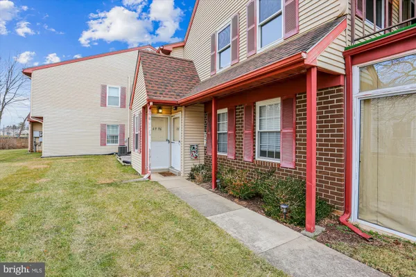 Property Slideshow image 3 of 41 | 6996 basswood rd h, Frederick, MD, 21703