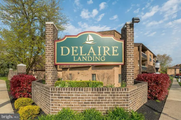 Property Slideshow image 2 of 32 | 72203 delaire landing rd 203, Philadelphia, PA, 19114