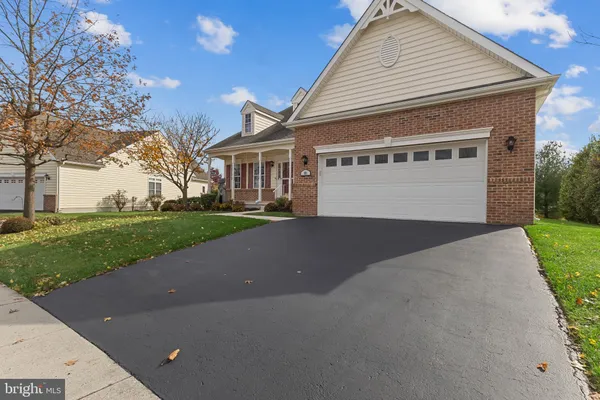 Property Slideshow image 3 of 41 | 121 devalinder dr, Newark, DE, 19702