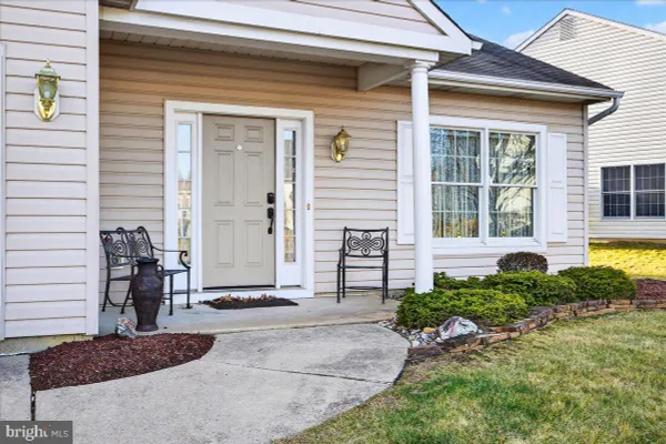 Property Slideshow image 3 of 25 | 89 horseshoe ln, Columbus, NJ, 08022