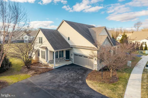 Property Slideshow image 3 of 55 | 136 honeycroft blvd, Cochranville, PA, 19330