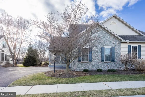 Property Slideshow image 2 of 55 | 136 honeycroft blvd, Cochranville, PA, 19330