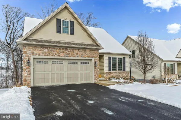 Property Slideshow image 2 of 35 | 254 honeycroft blvd, Cochranville, PA, 19330