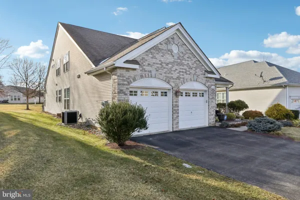 Property Slideshow image 3 of 55 | 2076 kingsview rd, Macungie, PA, 18062