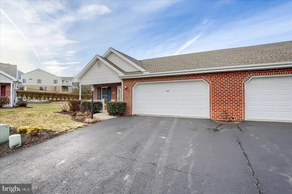 Property Slideshow image 2 of 35 | 43 blue mountain vis, Mechanicsburg, PA, 17050