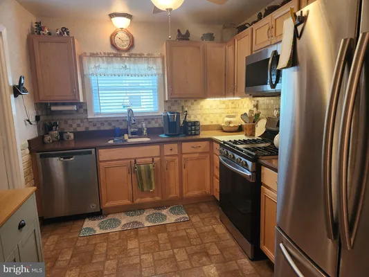 Property Slideshow image 3 of 28 | 1017 camino real ct, Toms River, NJ, 08757