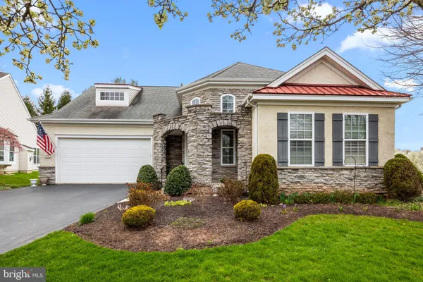 Property Slideshow image 2 of 41 | 1136 maxwell mnr, Warwick, PA, 18974