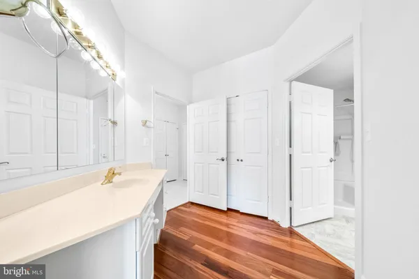 Property Slideshow image 3 of 28 | 19360 magnolia grove sq unit 412, Leesburg, VA, 20176