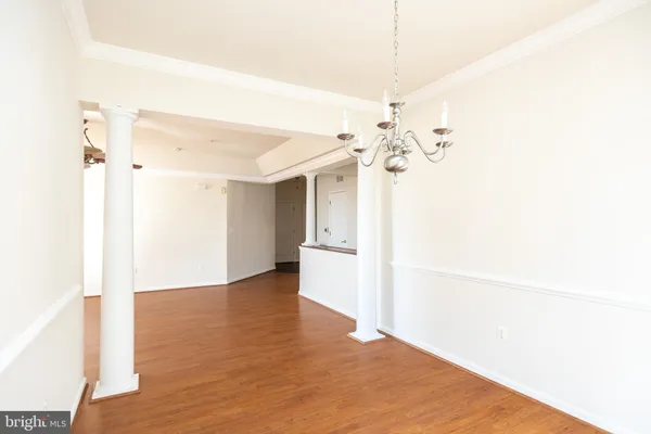 Property Slideshow image 2 of 32 | 7335 brookview rd unit 106, Elkridge, MD, 21075
