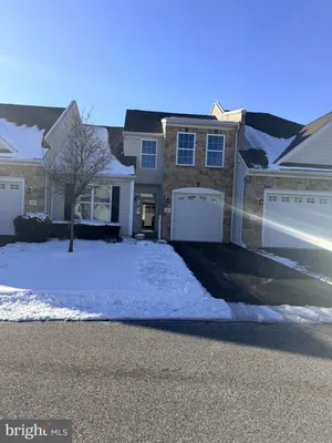 Property Slideshow image 3 of 61 | 3527 dogwood dr, Garnet Valley, PA, 19060