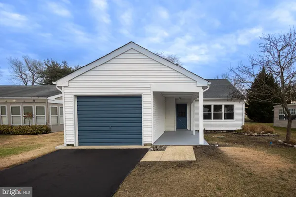 Property Slideshow image 3 of 38 | 38 narberth pl, Southampton, NJ, 08088